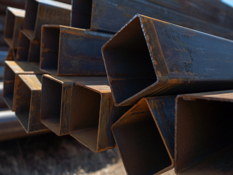 Уважаемый клиент, компания ООО “Данта-Дальний Восток” предлагает высококачественные стальные квадратные трубы ГОСТ 8639-82. Наша продукция изготовлена из прочной и надежной стали, которая обеспечивает долговечность и надежность труб.