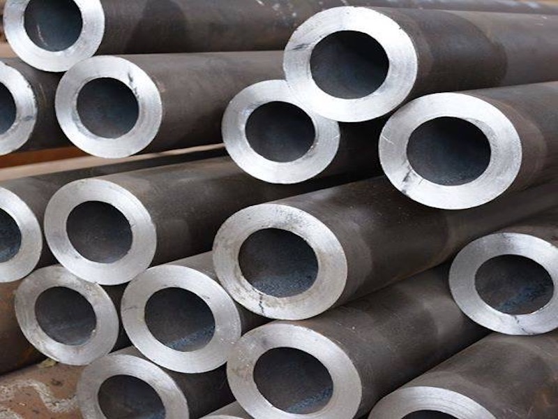 Трубы стальные бесшовные горячедеформированные для маслопроводов и топливопроводов. 
